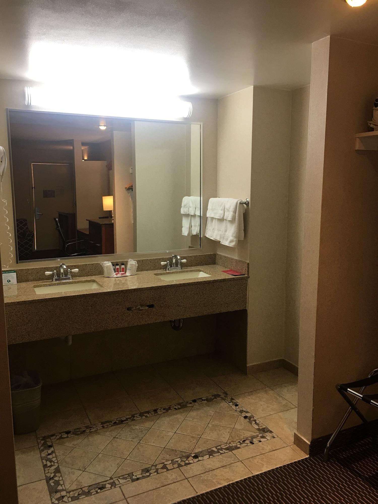 Ramada By Wyndham Motel