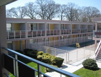 Ramada By Wyndham Rockville Centre