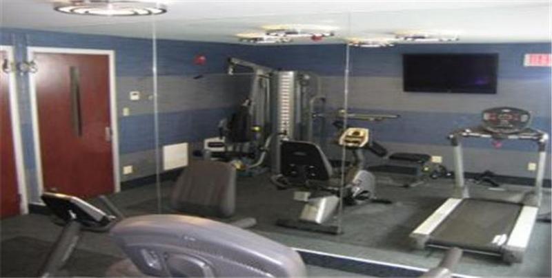 Ramada By Wyndham Rockville Centre