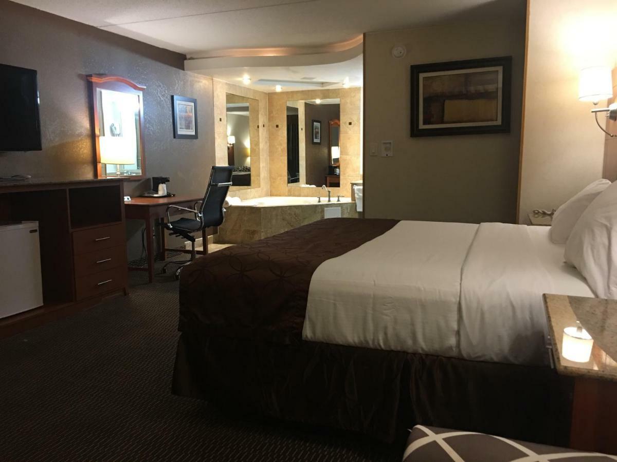 Motel Ramada By Wyndham Rockville Centre